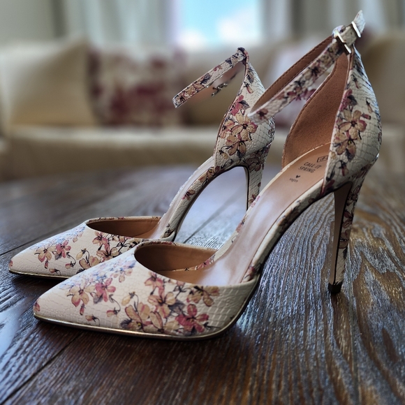 EUC Call It Spring Vegan Leather Floral Women's Heels Size 8.5 - Picture 3 of 8